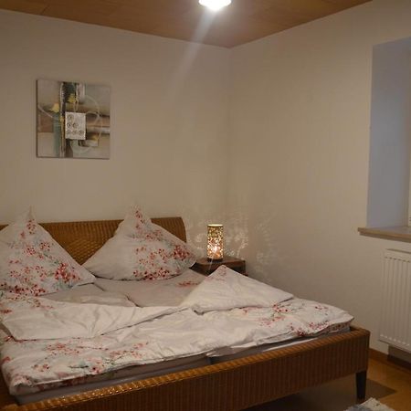 Gemuetliche Ferienwohnung Kirchenpingarten Bagian luar foto