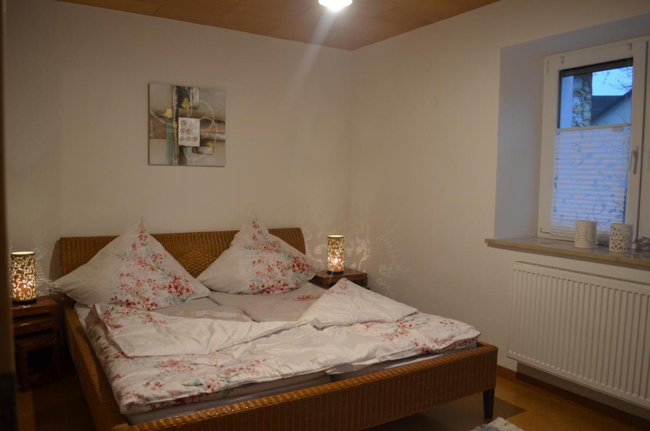 Gemuetliche Ferienwohnung Kirchenpingarten Bagian luar foto